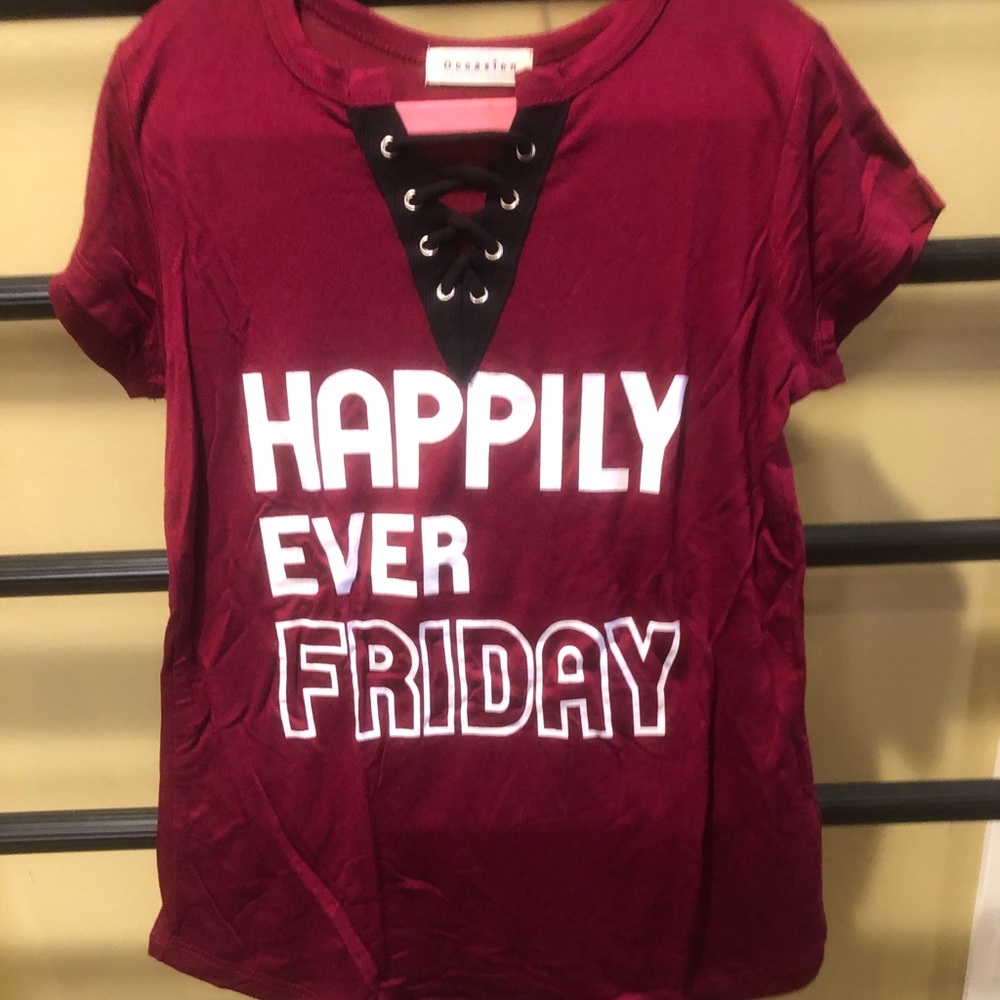 Graphic maroon t-shirt